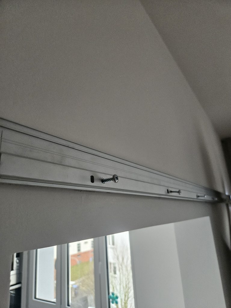 Staré šrouby musely pryč